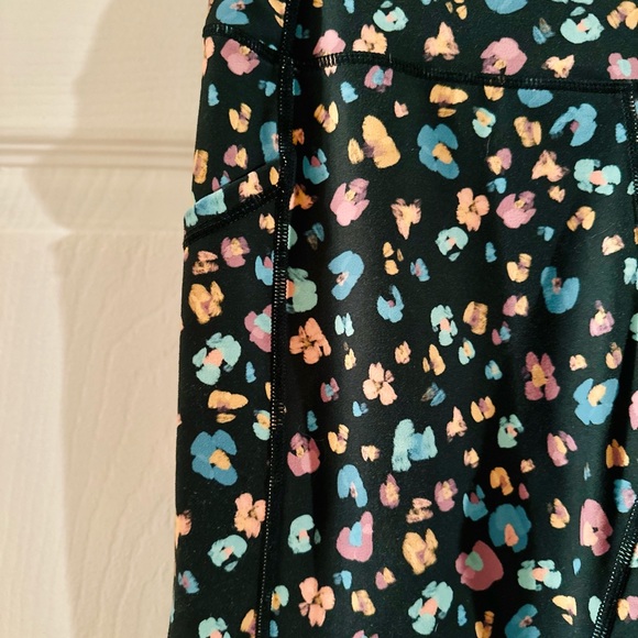 Ododos women’s colorful camo legging size Medium - Picture 3 of 7